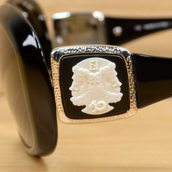 Vintage Fendi FS 5126 Women's Sunglasses, 57 16 130, Made in Italy - Picture 4 of 11